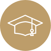 Bruine cirkel met witte afbeelding diploma uitreiking hoed